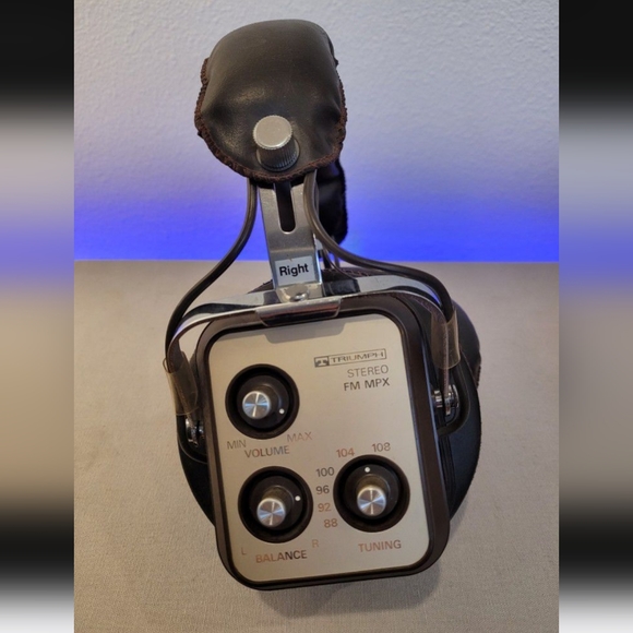 Vintage Triumph FM Radio Headphones